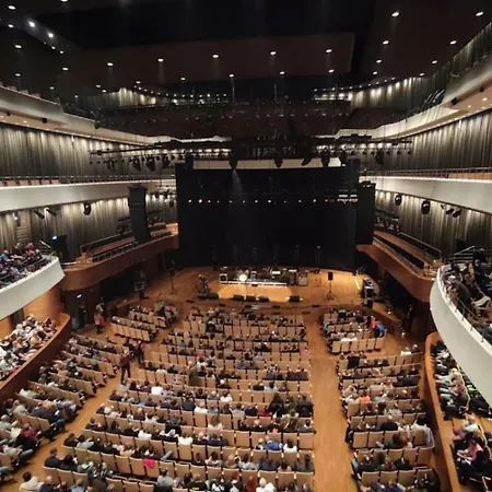 Bright Day - Self Check-in 24h, 10 Min Market Square