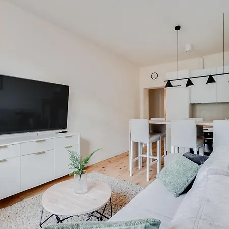 Bright Day - Self Check-in 24h, 10 Min Market Square Apartment *
