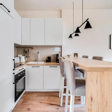 Bright Day - Self Check-in 24h, 10 Min Market Square