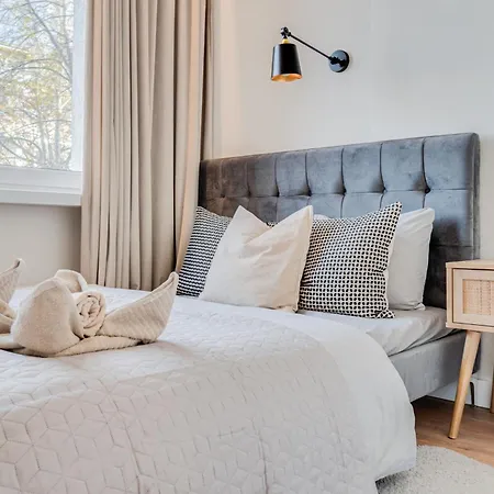 Apartment Bright Day - Self Check-in 24h, 10 Min Market Square Wroclaw