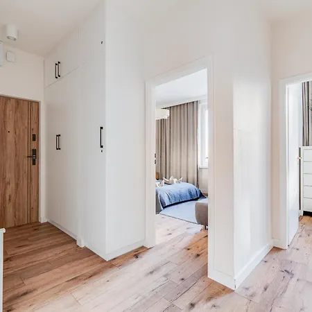 Bright Day - Self Check-in 24h, 10 Min Market Square